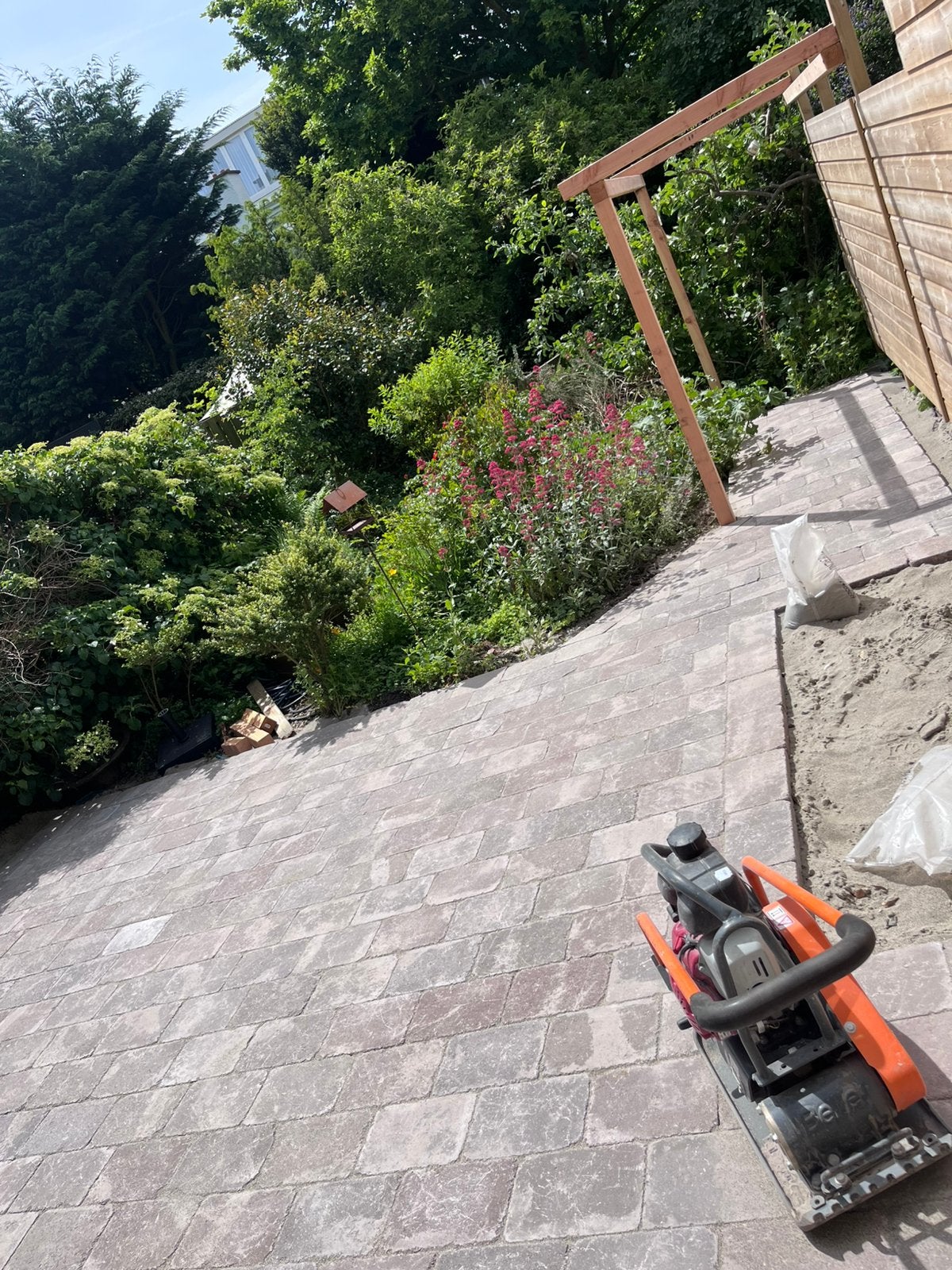 Stratenmaker gezocht? Met tijd? prijs : 6,50 m2., Diensten en Vakmensen, Tuinmannen en Stratenmakers
