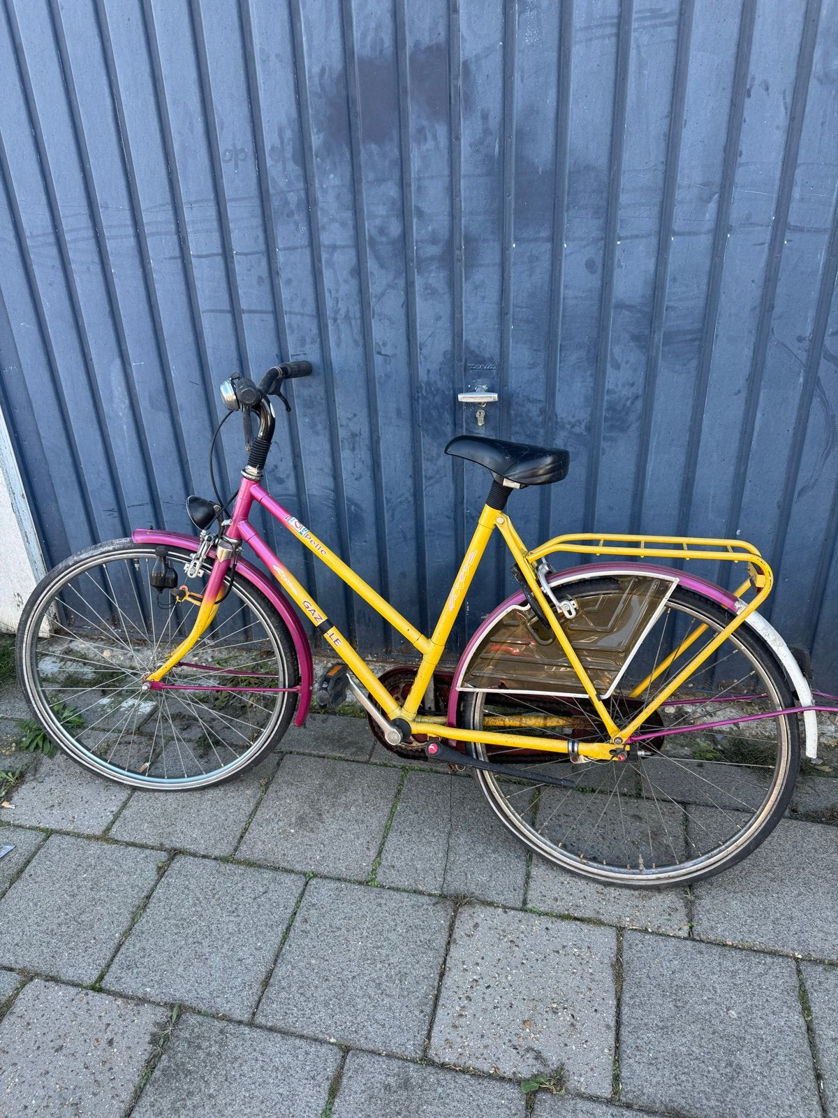 Gazelle damesfiets - banden lek, Fietsen en Brommers, Ophalen, Velgrem, Versnellingen, Gazelle