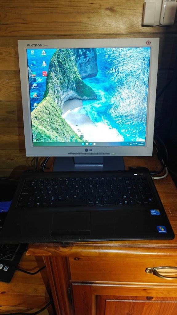 Mini PC/server SETUP met SSD|WI-FI|Core i3|WIN 11, Computers en Software, Servers, Gebruikt, 2 tot 3 Ghz, Ophalen of Verzenden
