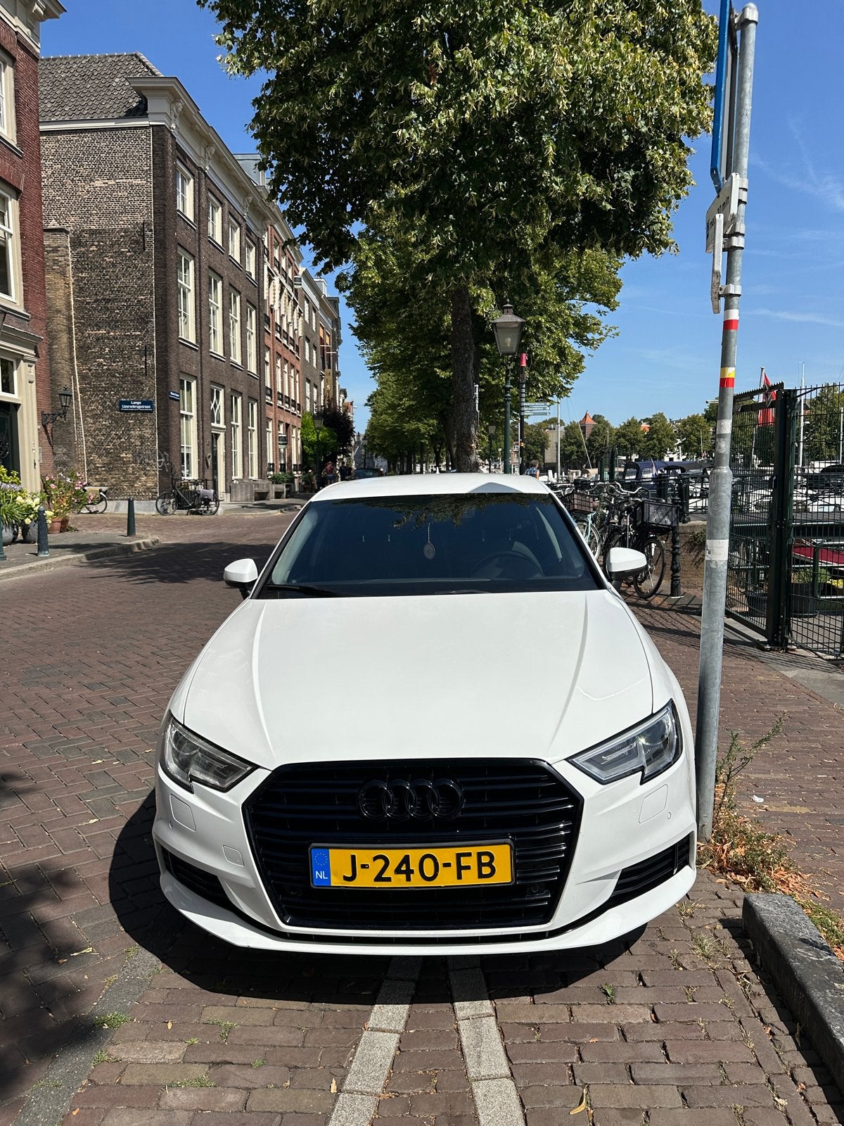 Audi A3 - 1.0 Tfsi 116pk - 2017 - Wit, Auto's, Voorwielaandrijving, Stof, Zwart, 620 kg