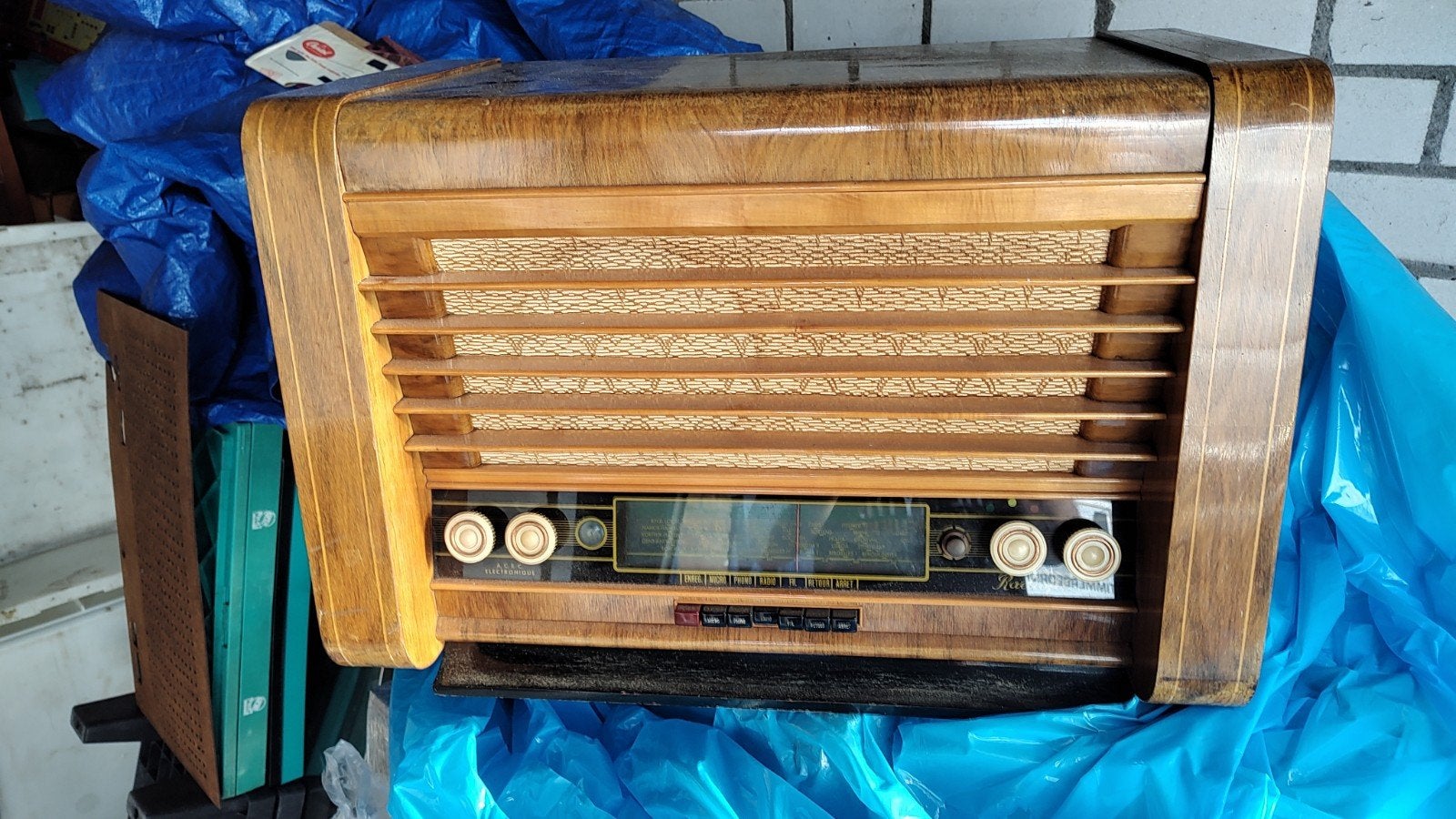 ACEC Sonofil 201 radio-grammofoon-draadrecorder, Ophalen