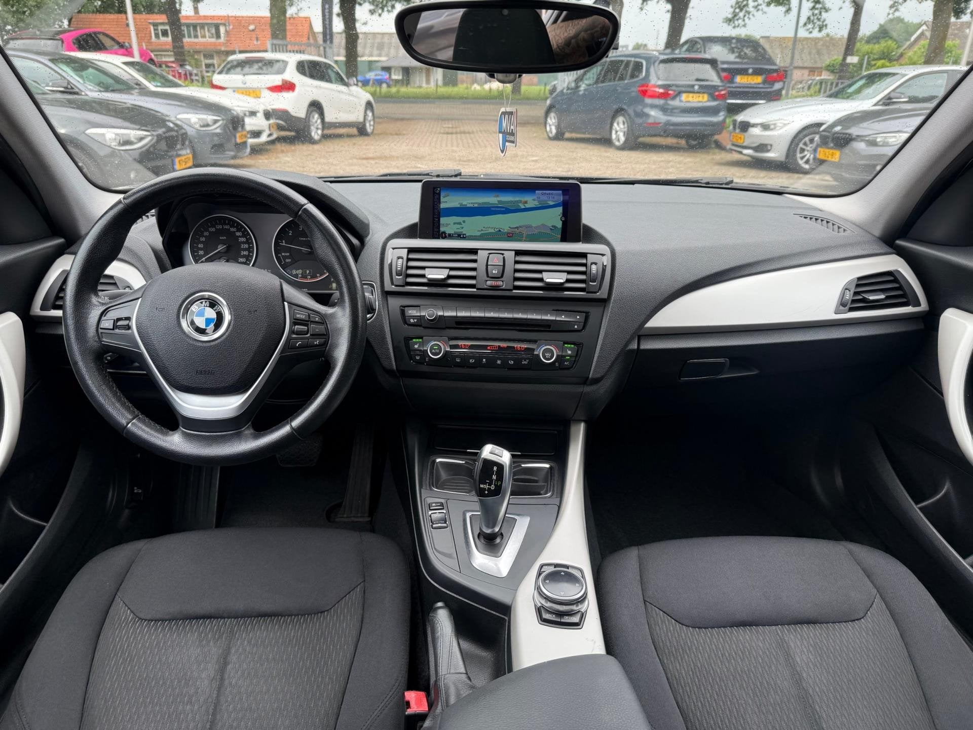 BMW 1-serie 116i High Executive|Nieuwe Ketting + Klepseals|X, Auto's, Gebruikt, 4 cilinders, Zwart, 650 kg