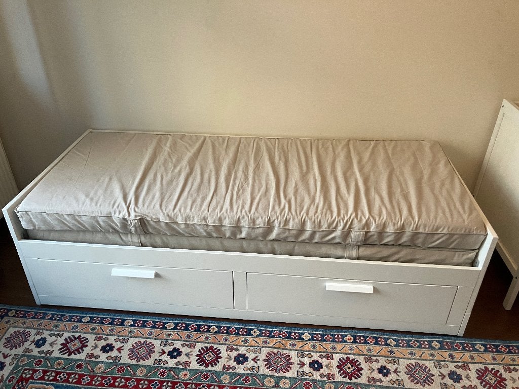 Logeerbed - IKEA (Brimnes) - Uitstekende staat!, Huis en Inrichting, Ophalen, Verstelbaar, Eenpersoons, Wit