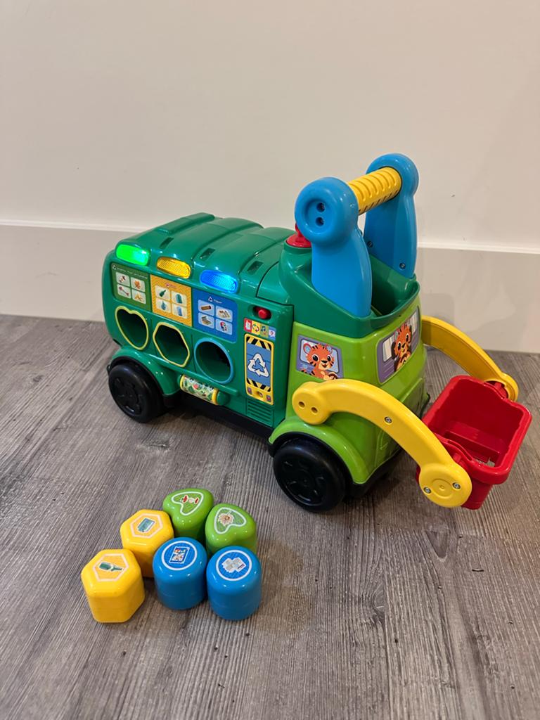VTech Recycle en Leer Vuilniswagen, Kinderen en Baby's, Ophalen, Zo goed als nieuw, Auto, Met licht
