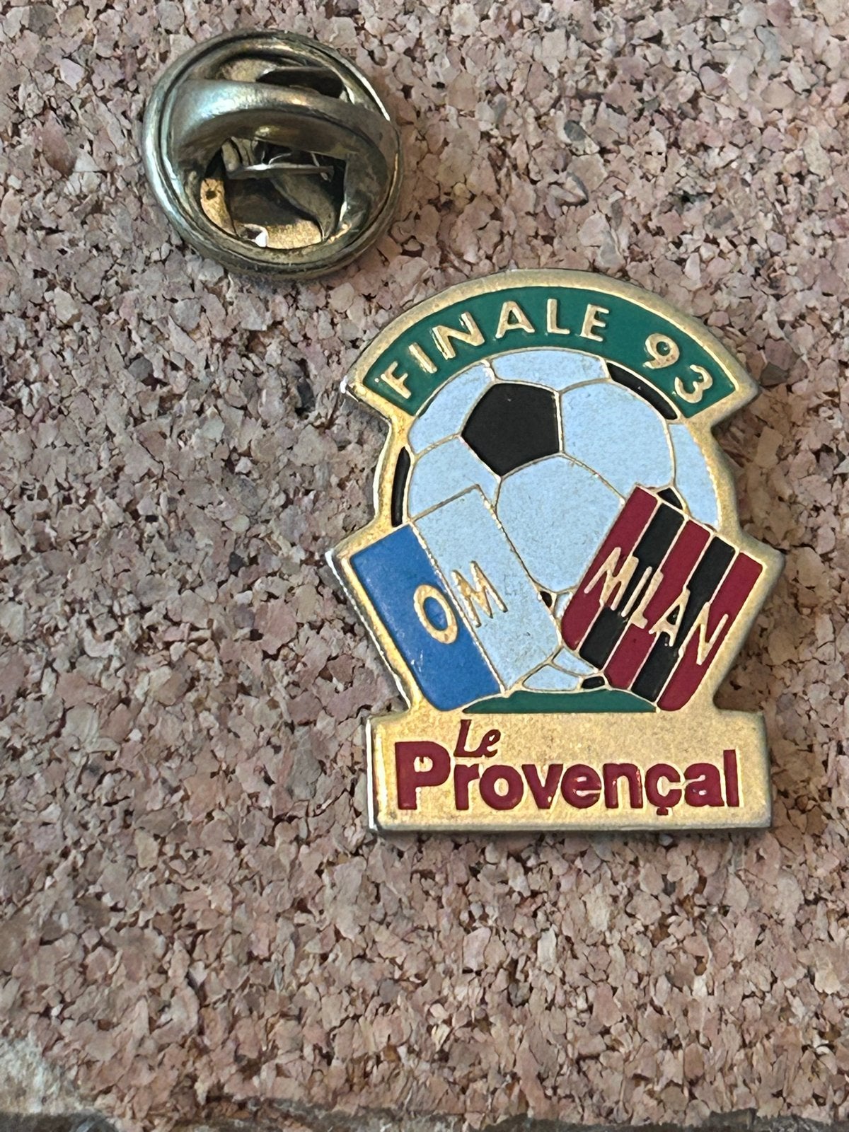 Vintage Pin Finale 93 OM Milan Le Provençal Voetbal, Ophalen of Verzenden, Gebruikt, Sport, Speldje of Pin