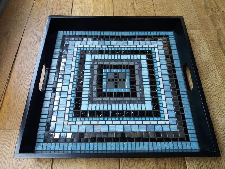 Dienblad groot blauw zwart met mens-erger-je-niet, Huis en Inrichting, Woonaccessoires | Dienbladen, Vierkant, Nieuw, Ophalen of Verzenden