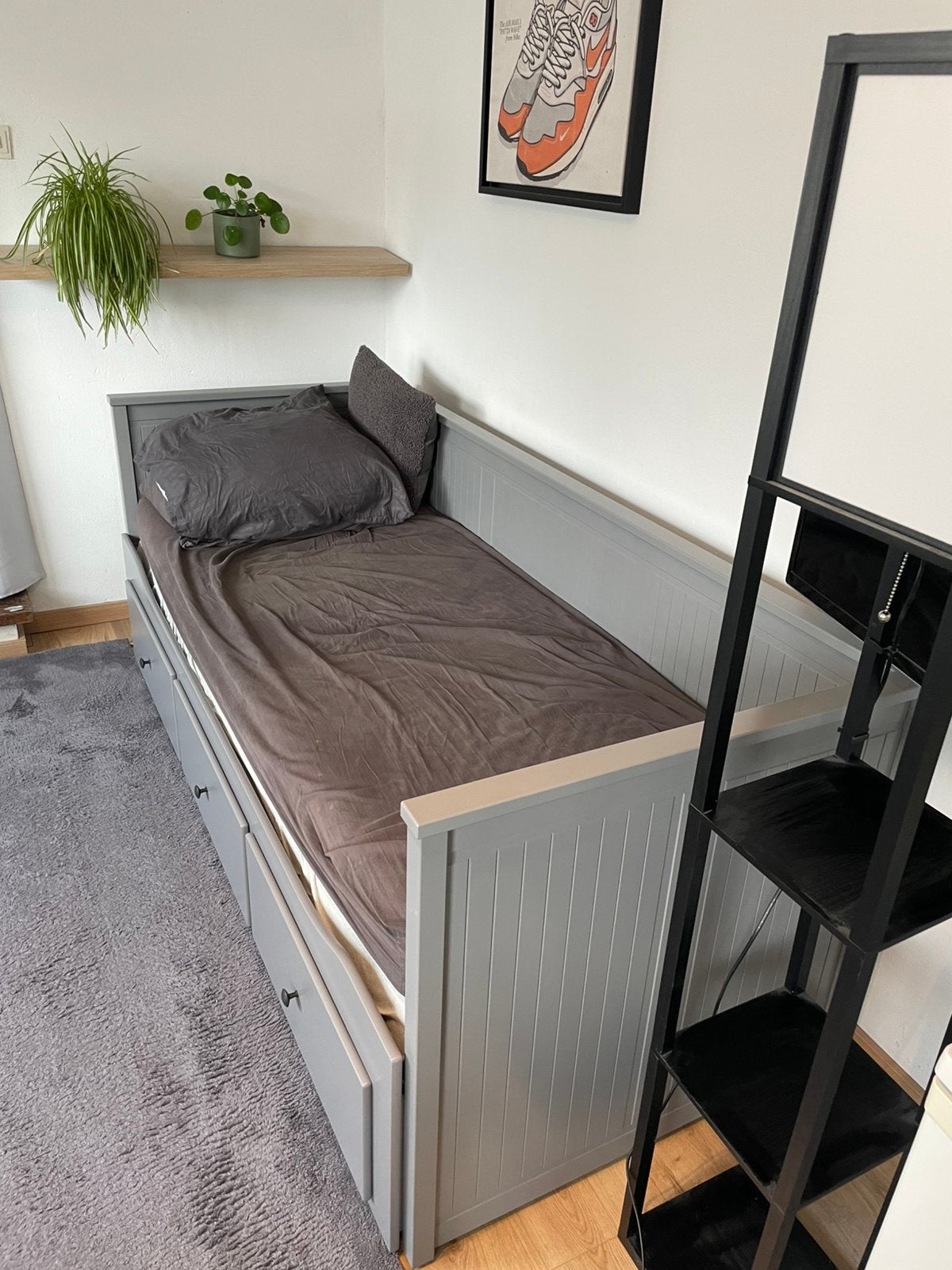 Hemnes Ikea bedbank grijs, Huis en Inrichting, Slaapkamer | Bedden, Ophalen, Wit, Tweepersoons, Zo goed als nieuw