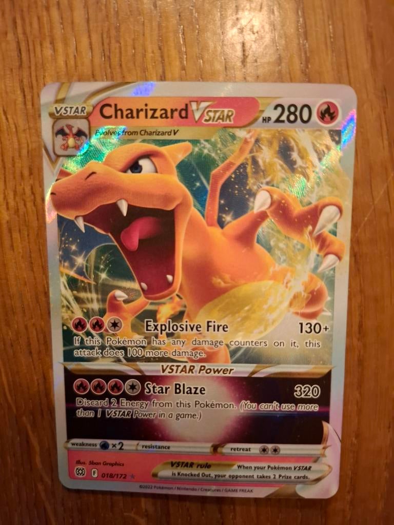 Pokemon kaart Charizard V Star, Ophalen of Verzenden, Zo goed als nieuw