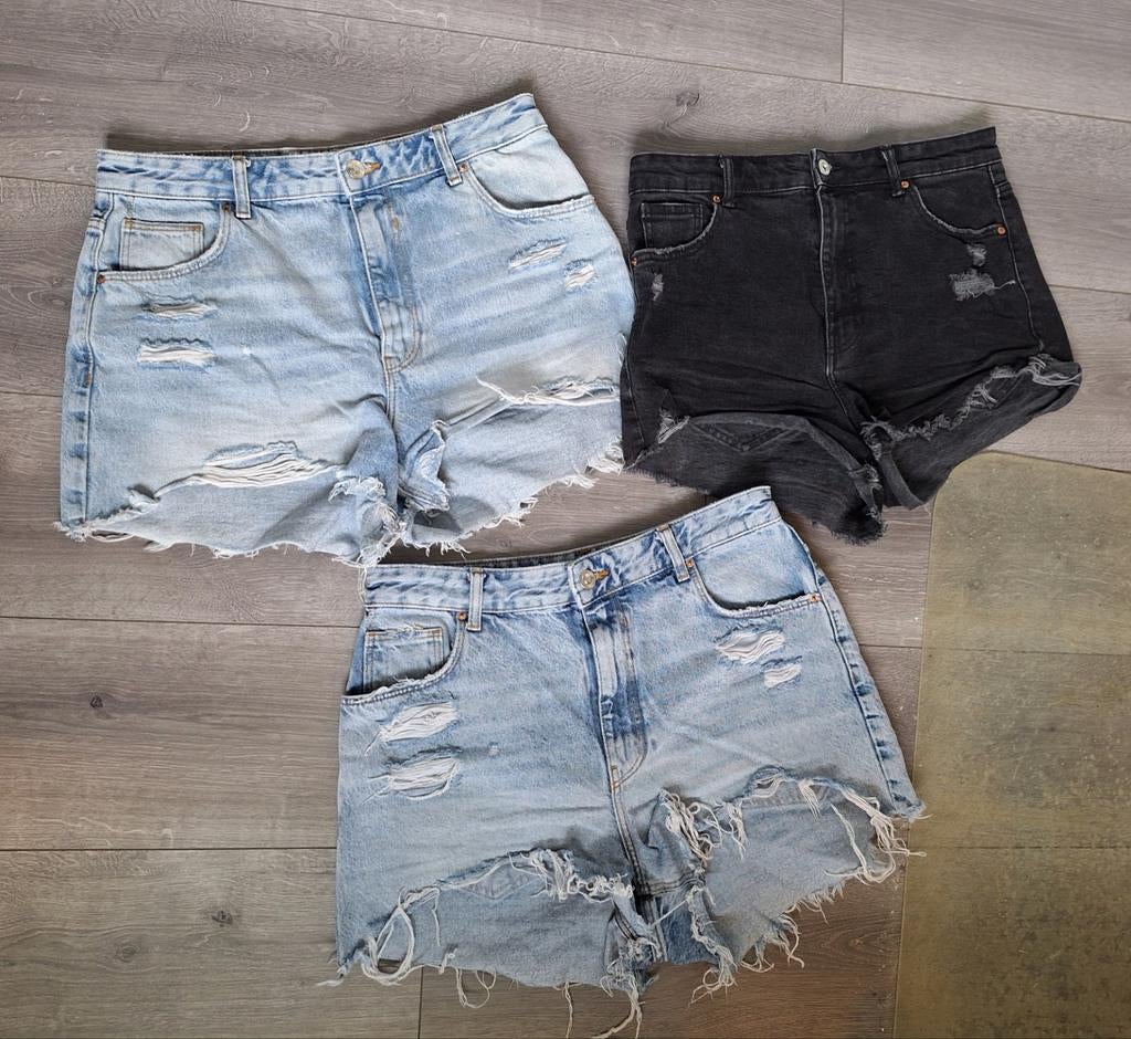 3 korte spijkerbroekjes maat 40 met scheurpatroon, Kleding | Dames, Broeken en Pantalons, Maat 38/40 (M), Kort, Blauw, Gedragen