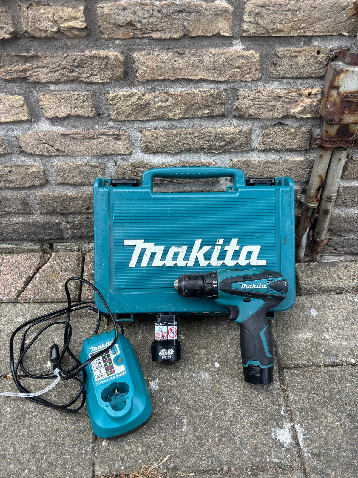 Makita DF330D Schroefmachine, Ophalen, Gebruikt, Variabele snelheid, Boor- en Schroefmachine