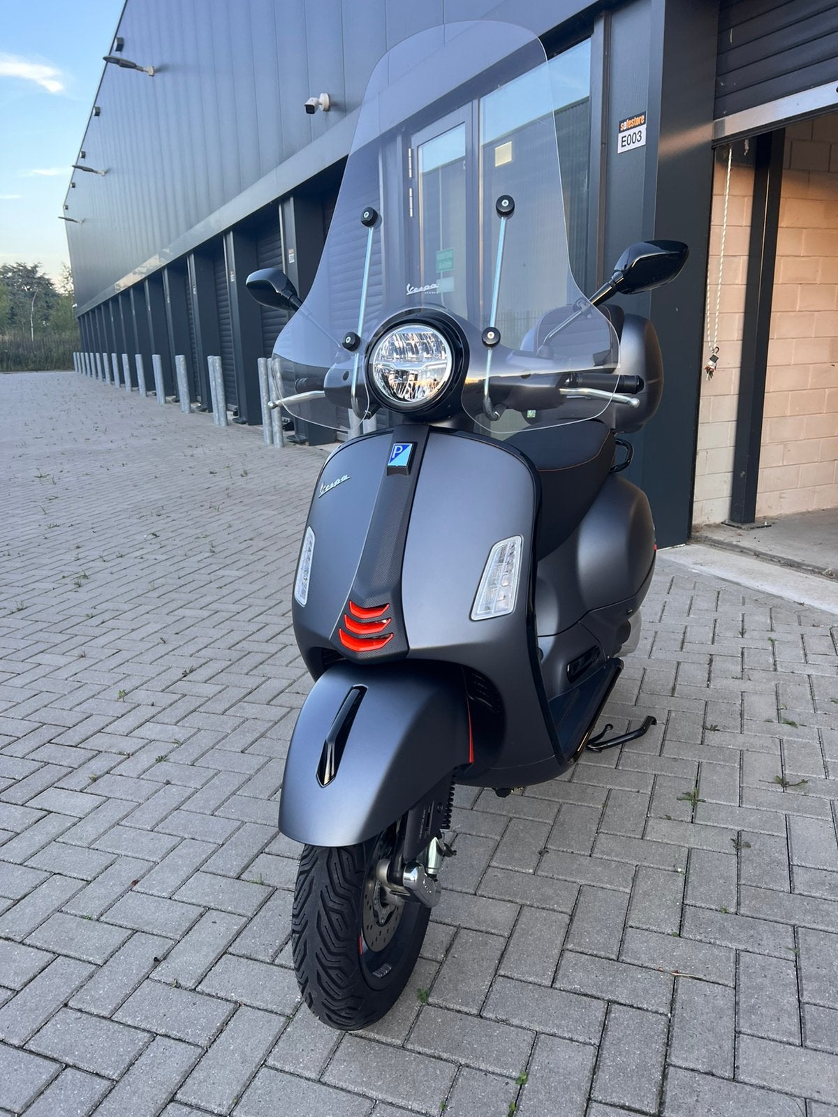 Vespa GTS SuperSport 300 – bouwjaar 2025 – slechts 4.998km, Motoren, Particulier, Occasion, Scooter