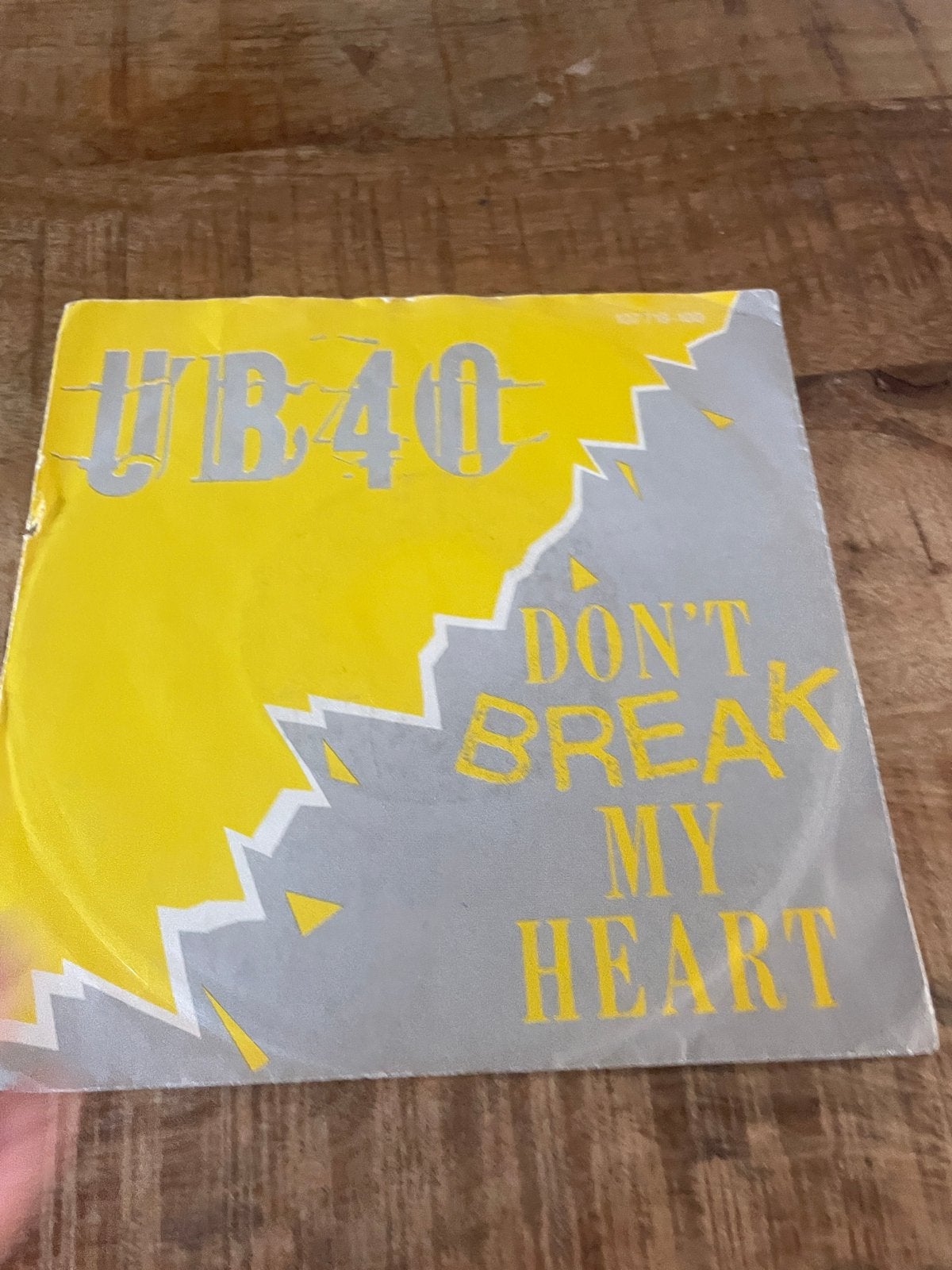 UB40 - Don't Break My Heart / Mek Ya Rok 7 inch single, Cd's en Dvd's, Vinyl Singles, Gebruikt, 7 inch, Ophalen of Verzenden, Reggae en Ska