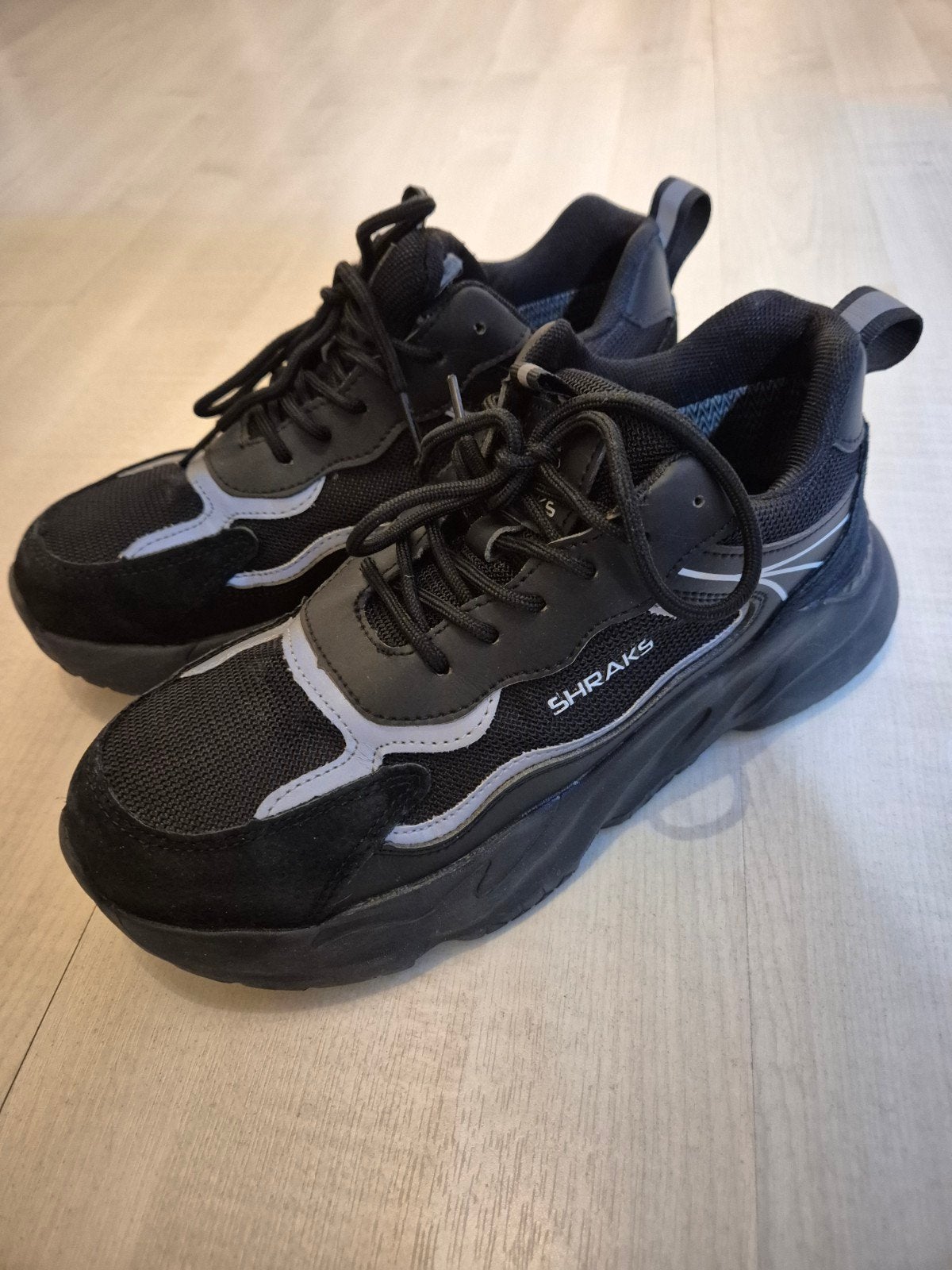 SHRAKS Moda lichtgewicht Veiligheidsschoenen Maat 39 Zwart, Kleding | Dames, Schoenen, Zwart, Ophalen of Verzenden, Werkschoenen