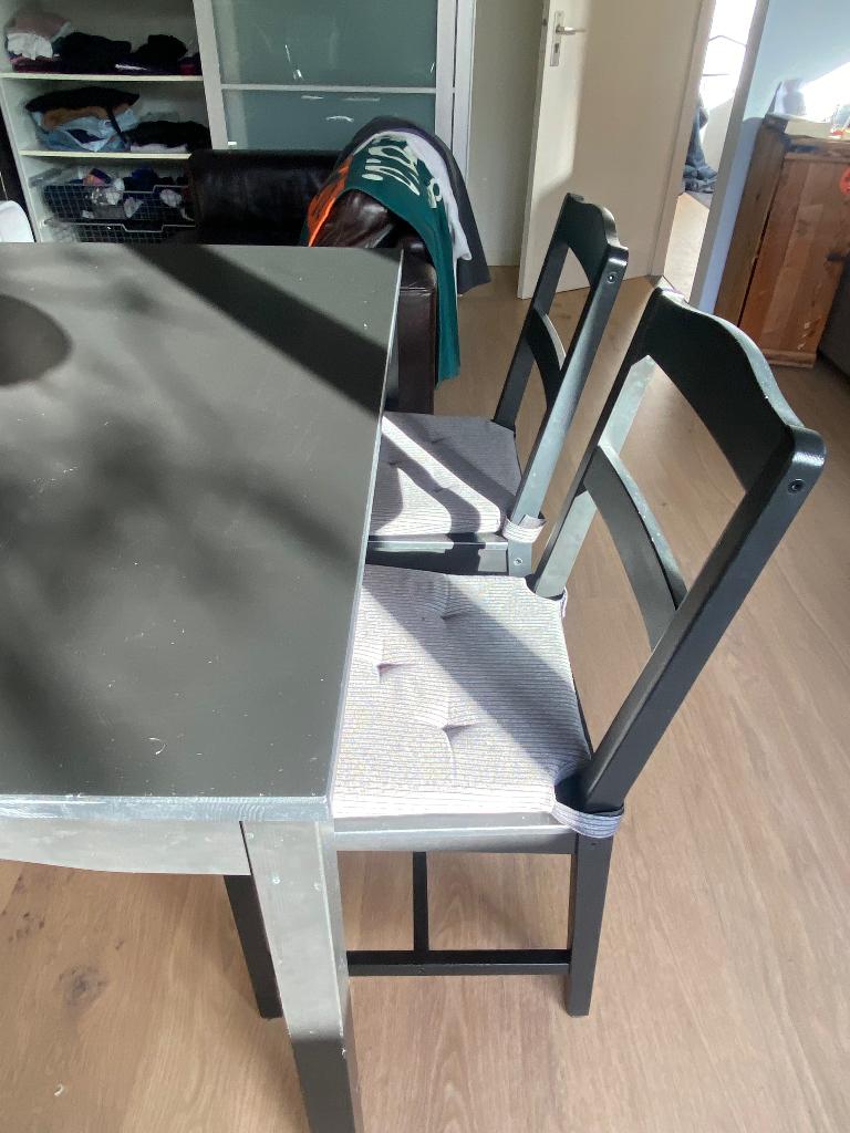 Eettafel met 4 bijpassende stoelen en kussentjes, Huis en Inrichting, Tafels | Eettafels, Ophalen, 100 tot 150 cm, 50 tot 100 cm