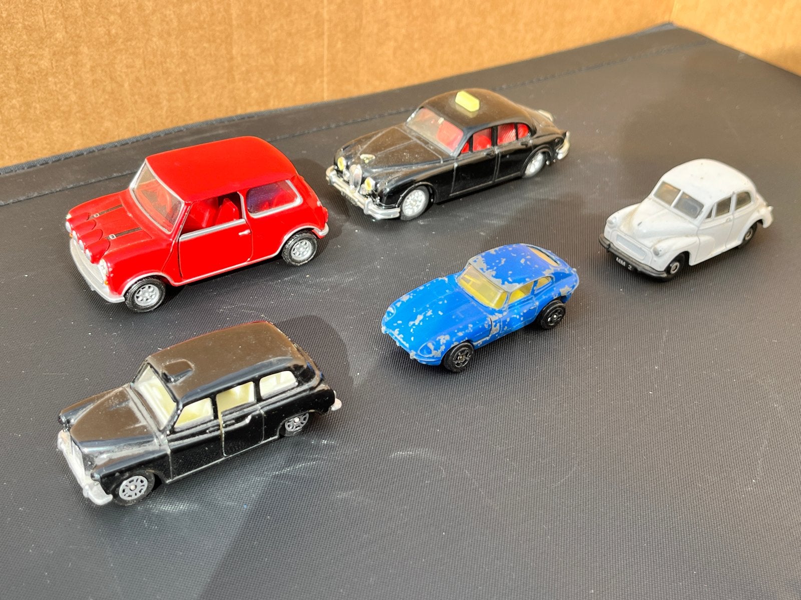 Set van 5 Corgi modelauto's, Verzenden, Gebruikt, Auto