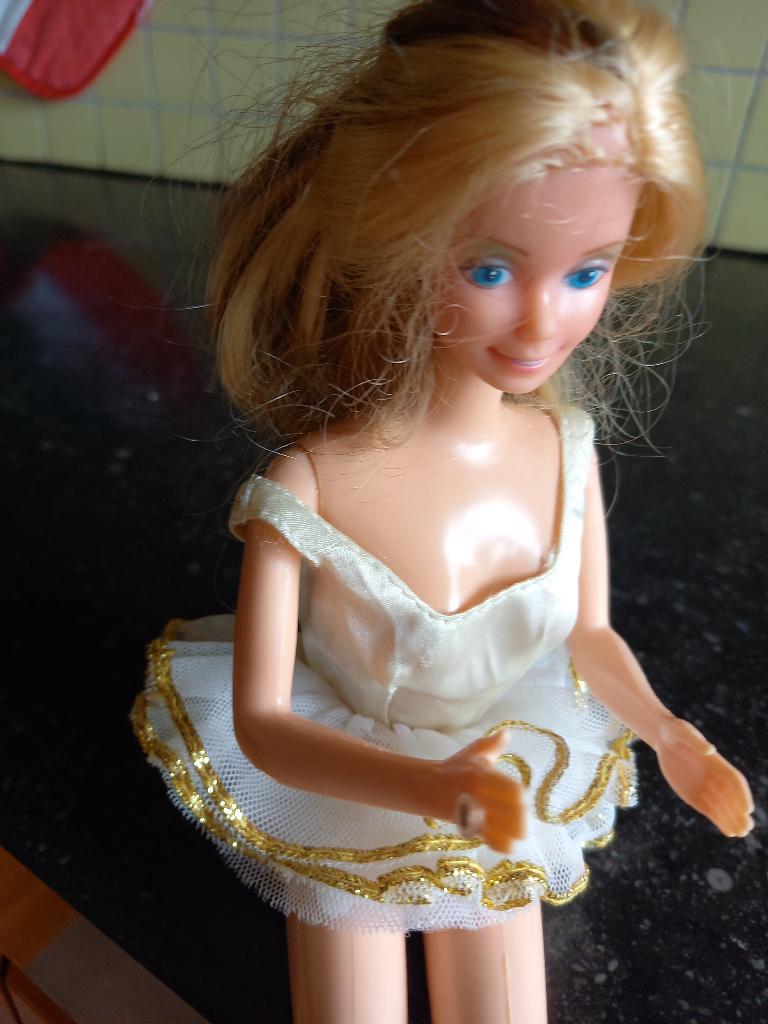 barbie vintage, Verzamelen, Poppen, Ophalen of Verzenden, Gebruikt, Pop