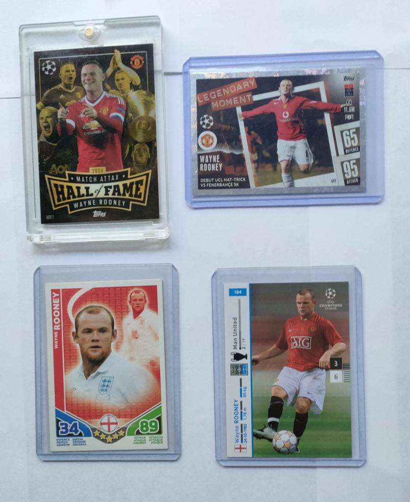 Rooney Manchester United Hall of Fame 4 x Topps & Panini, Ophalen of Verzenden, Zo goed als nieuw, Buitenlandse clubs, Poster, Plaatje of Sticker
