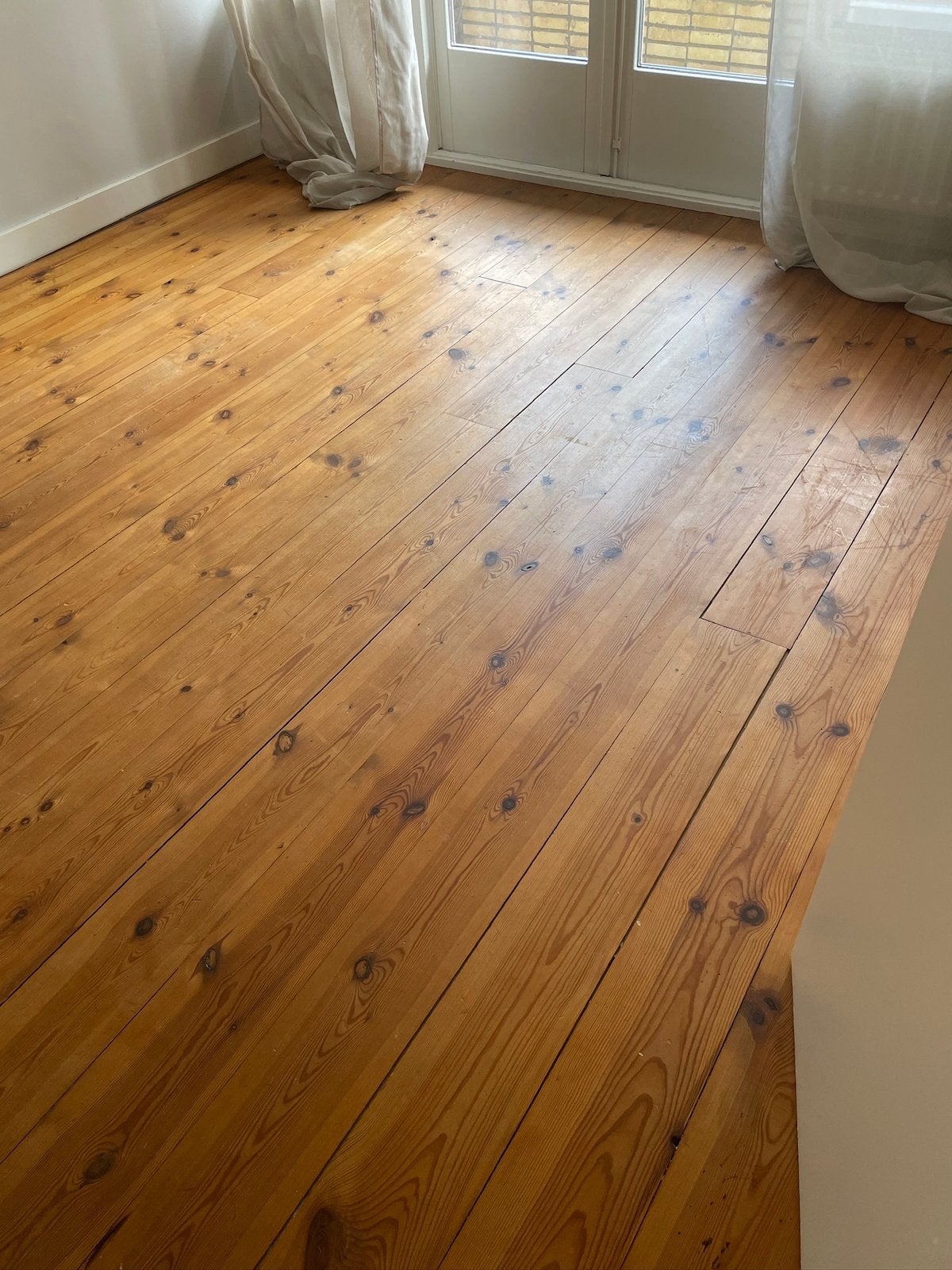 Gratis af te halen: houten grenen vloerdelen (45 m²), Ophalen, Gebruikt, Vloerdelen of -planken, 10 m² of meer