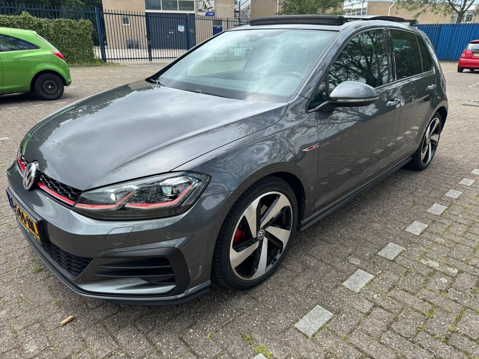 Volkswagen Golf GTI 2.0 Performance | Pano | Standkachel, Auto's, Automaat, Stof, Zwart, 245 pk