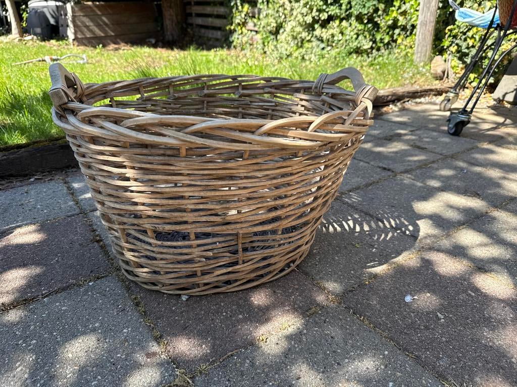 Grote rieten mand met handvatten, Ophalen, Gebruikt, Mand, Rond