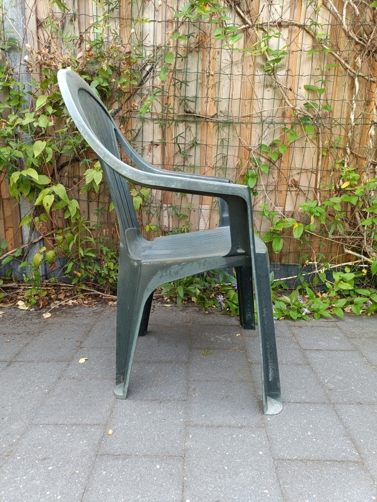 9 stuks Groene kunststof Stapelbare tuinstoelen, Ophalen, Gebruikt, Plastic