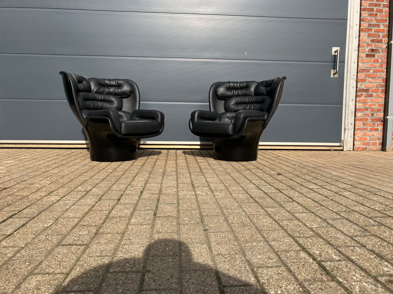 2x Joe Colombo Elda Chair Black leather, Black fiberglass, Cassina leolux ligne roset togo vitra knoll swan egg mah jong, 75 tot 100 cm