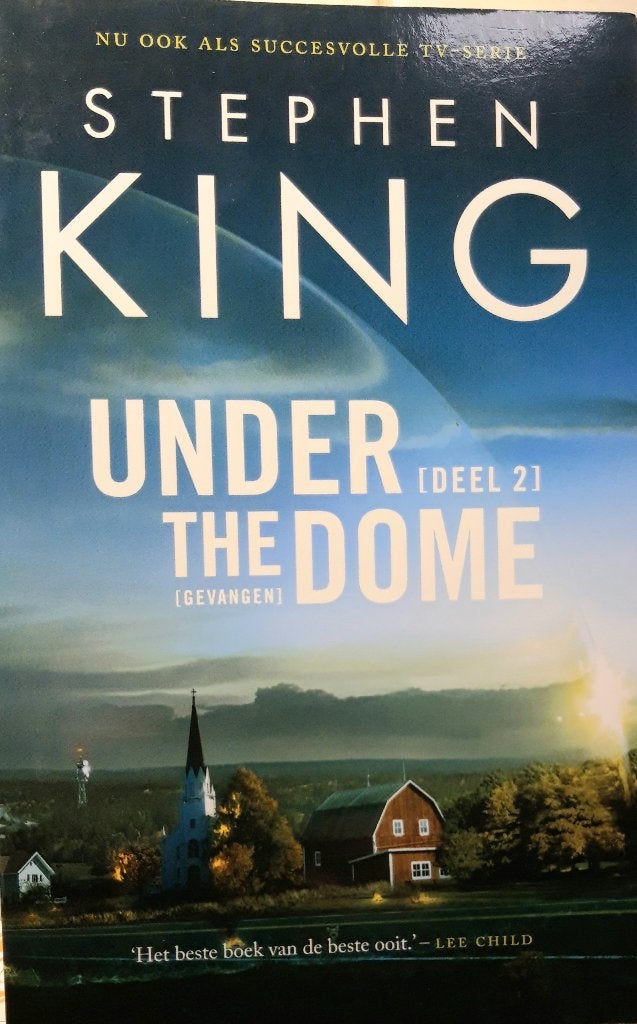 Stephen King - Under the Dome: Gevangen (ZGAN softcover), Boeken, Ophalen of Verzenden, Zo goed als nieuw, Stephen King