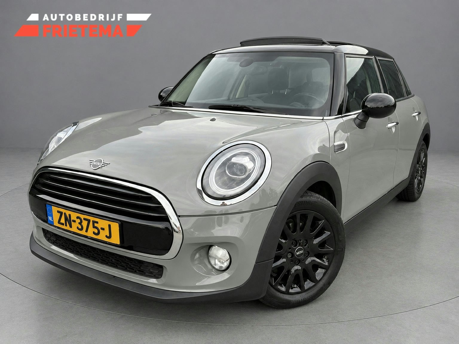MINI 5-deurs 1.5 Cooper Business Edition (bj 2019), Voorwielaandrijving, Gebruikt, 1165 kg, Origineel Nederlands