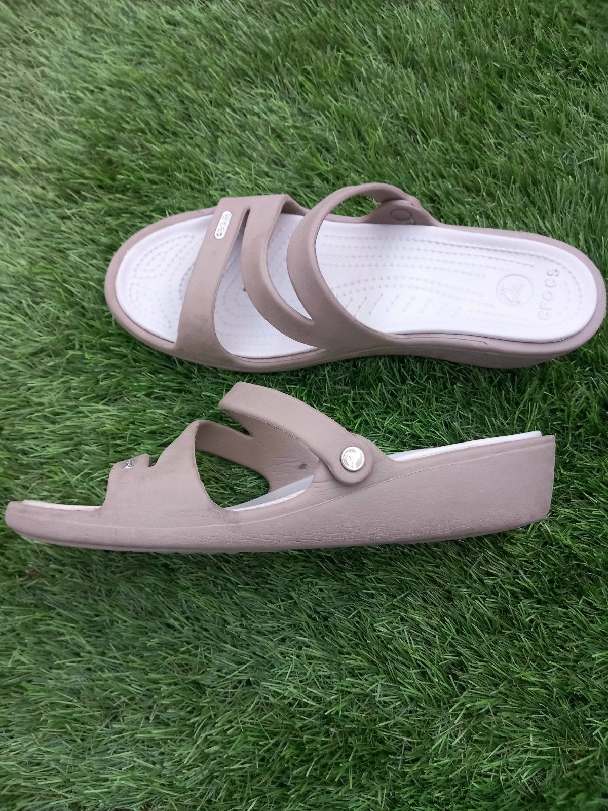 Crocs solide sandalen,maat 11,valt als maat 42, Ophalen of Verzenden, Nieuw, Bruin, Sandalen of Muiltjes
