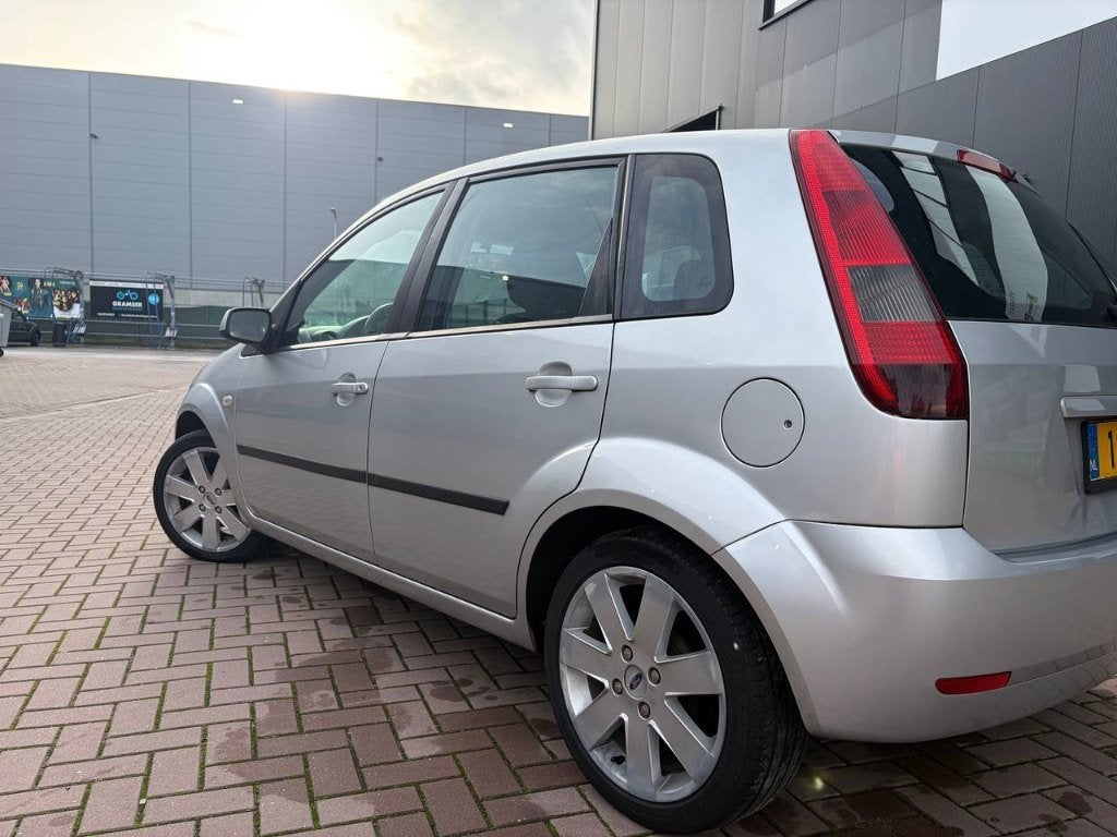 Ford Fiësta 1.4 16V 5DR 2005 Grijs, Auto's, Voorwielaandrijving, Euro 5, 15 km/l, 40 €/maand
