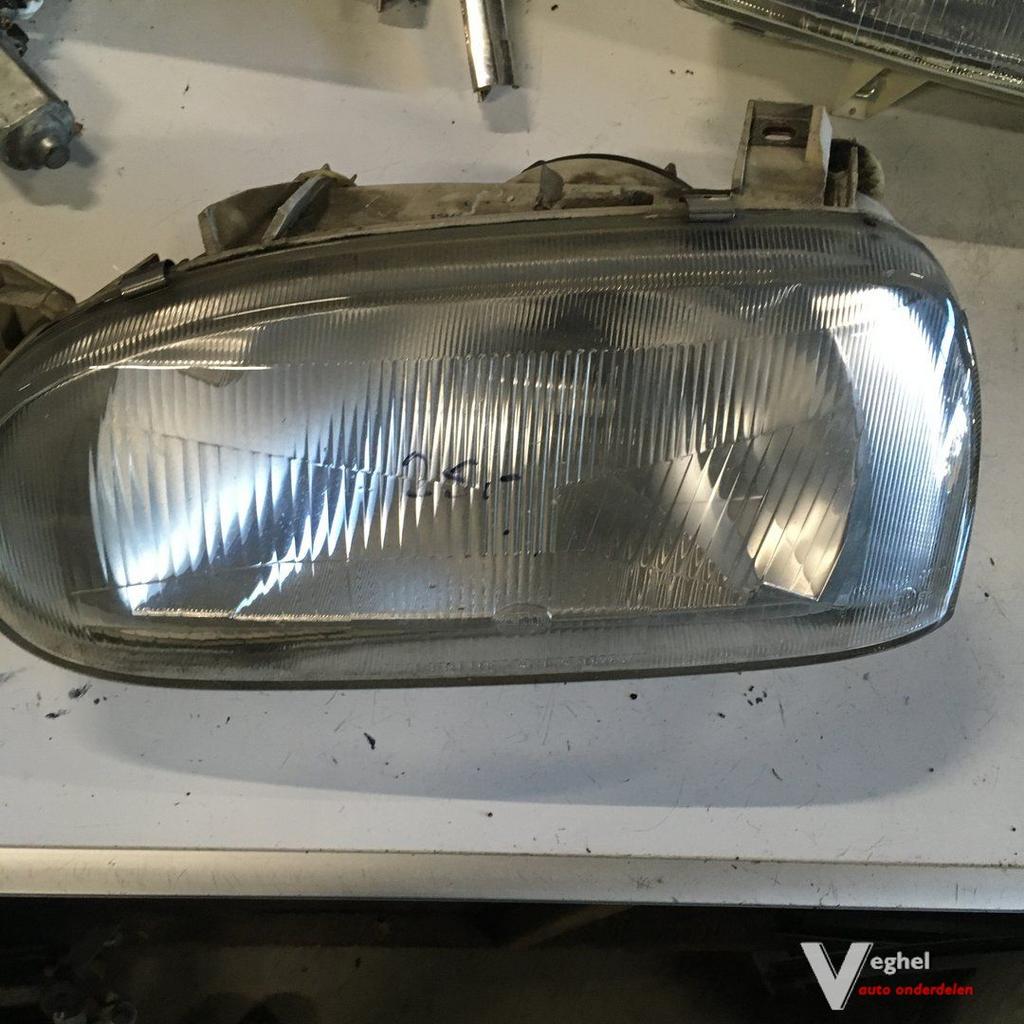 Vw Golf 3  1993 3 drs Koplamp Links of Rechts, Auto-onderdelen, Gebruikt, -, -, Ophalen of Verzenden