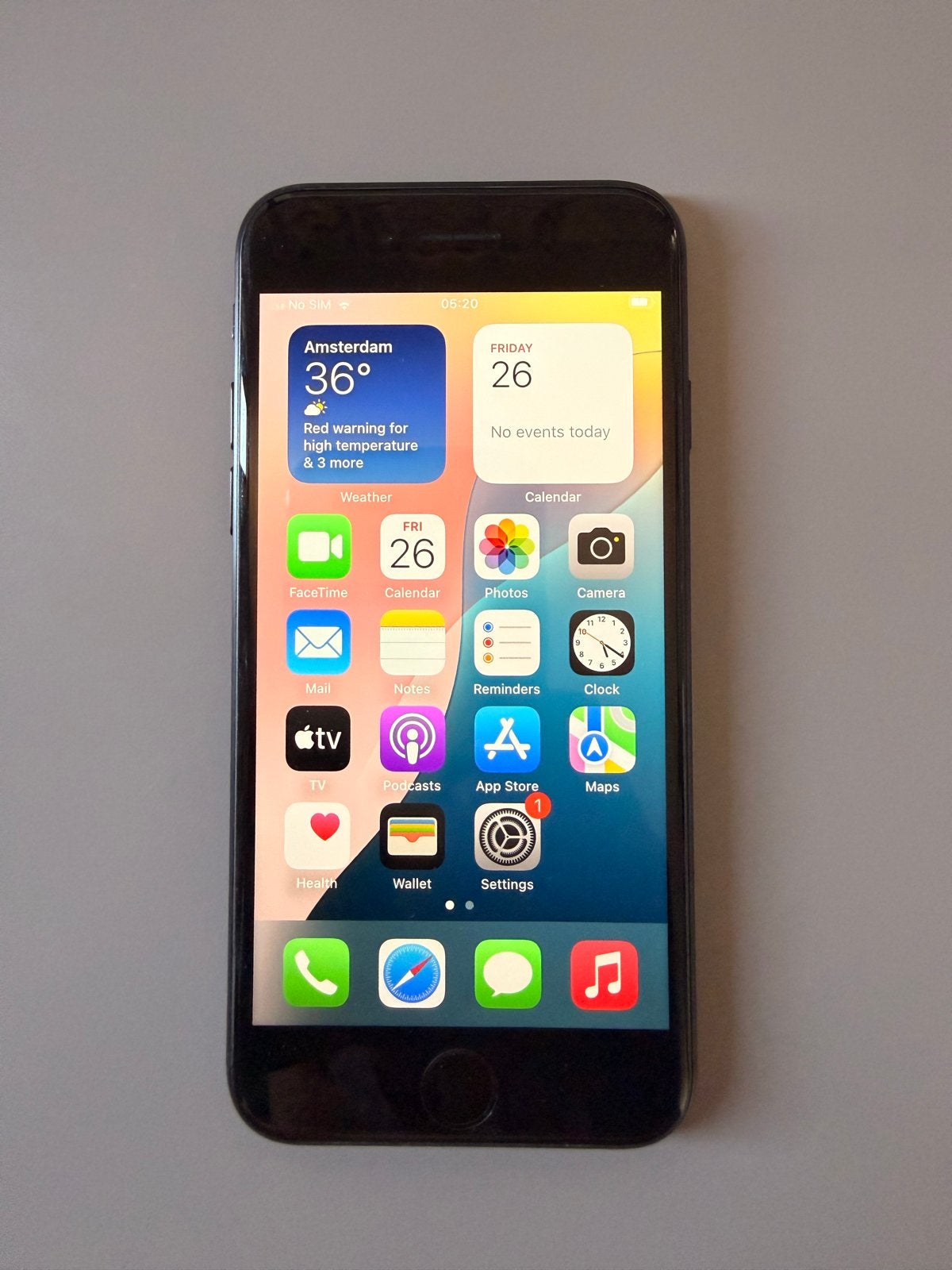iPhone SE 64GB - Zeer goede staat, 84% batterij, Telecommunicatie, Mobiele telefoons | Apple iPhone, Ophalen of Verzenden, Zo goed als nieuw
