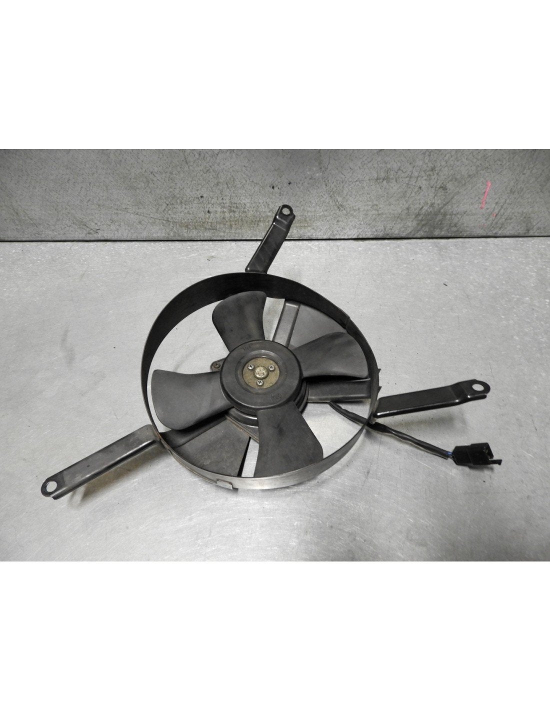 GSXR750 1994 - 1995 Suzuki Radiator Ventilator D1-41799