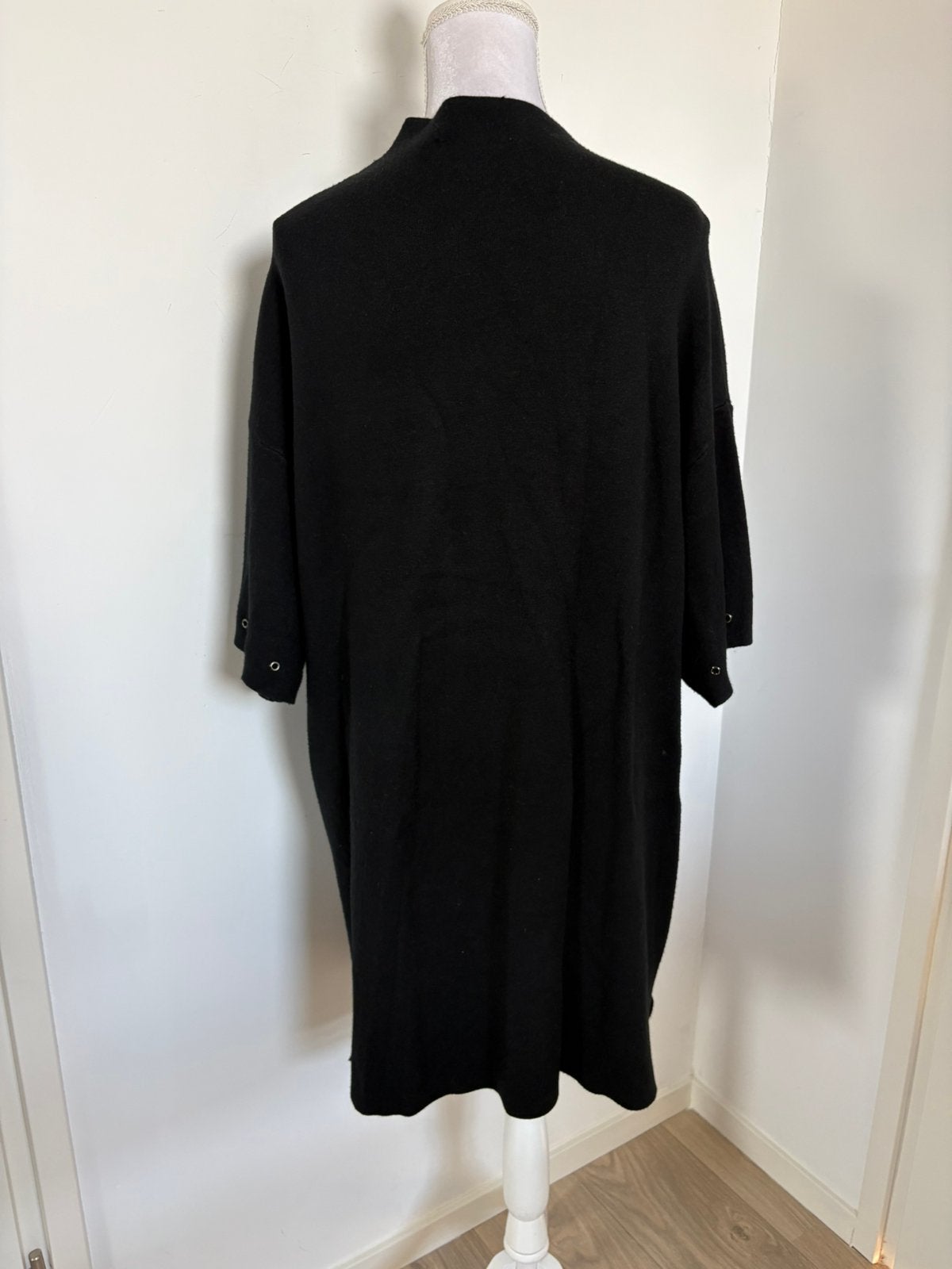 Zwarte Addy van den Krommenacker jurk - maat M, Kleding | Dames, Ophalen of Verzenden, Zo goed als nieuw, Maat 38/40 (M), Zwart