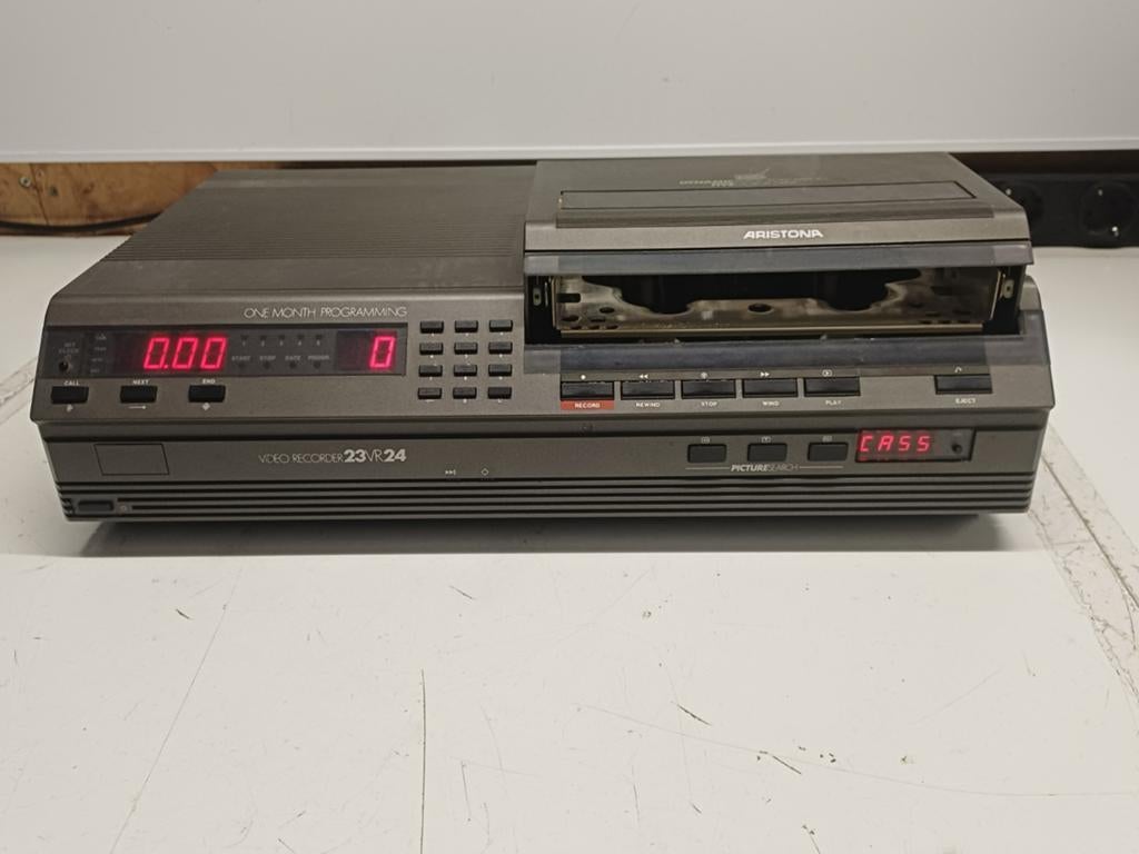 Aristona 23VR24/03 Video 2000 Videorecorder - Gaat aan, Ophalen of Verzenden, Niet werkend, Video 2000-speler of -recorder