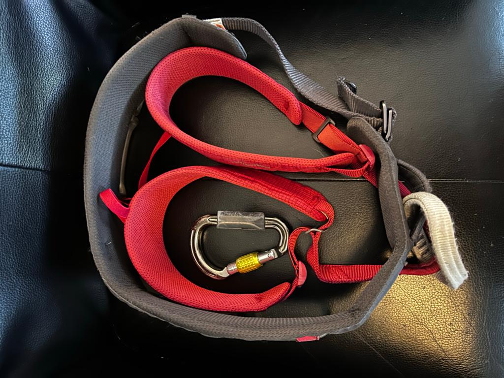 Black Diamond Momentum Klimgordel met belaymaster, Sport en Fitness, Klimsport, Ophalen of Verzenden, Gebruikt, Klimsport-accessoire