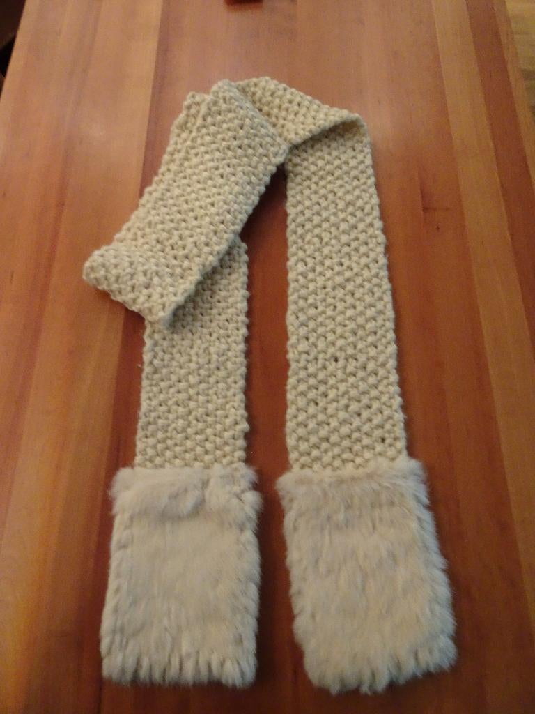 UNIEK lange offwhite gebreide sjaal met handwarmers van bont, Kleding | Dames, Maat 46/48 (XL) of groter, Ophalen of Verzenden