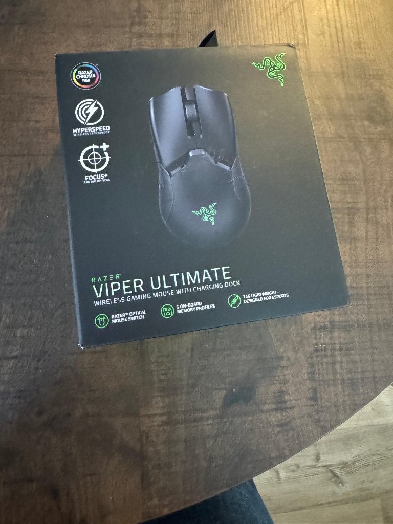 Razer viper ultimate zonder dock, Computers en Software, Muizen, Muis, Gebruikt, Gaming muis, Rechtshandig