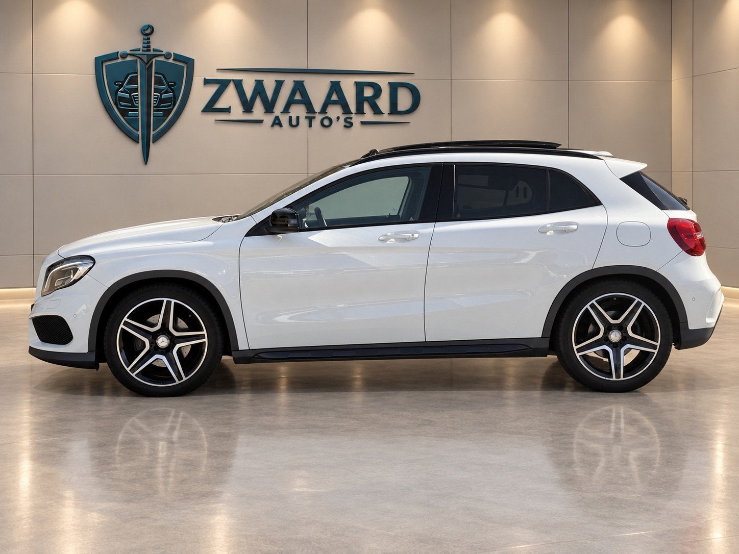 Mercedes-Benz GLA-klasse 250 4Matic Prestige AMG l Panoramad, Auto's, Automaat, Dealer onderhouden, 15 km/l, 4 cilinders