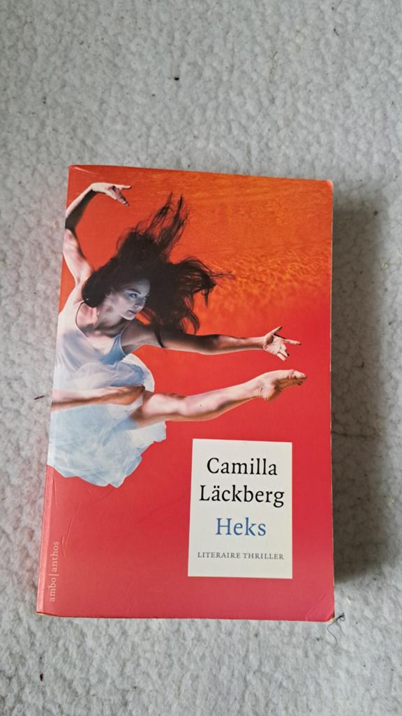Camilla Läckberg - Heks, Boeken, Ophalen of Verzenden, Zo goed als nieuw, Camilla Läckberg