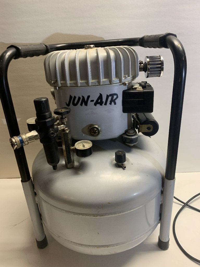 Jun-air geruisloze compressor 25ltr, Ophalen, 6 tot 10 bar, Zo goed als nieuw, Minder dan 200 liter/min