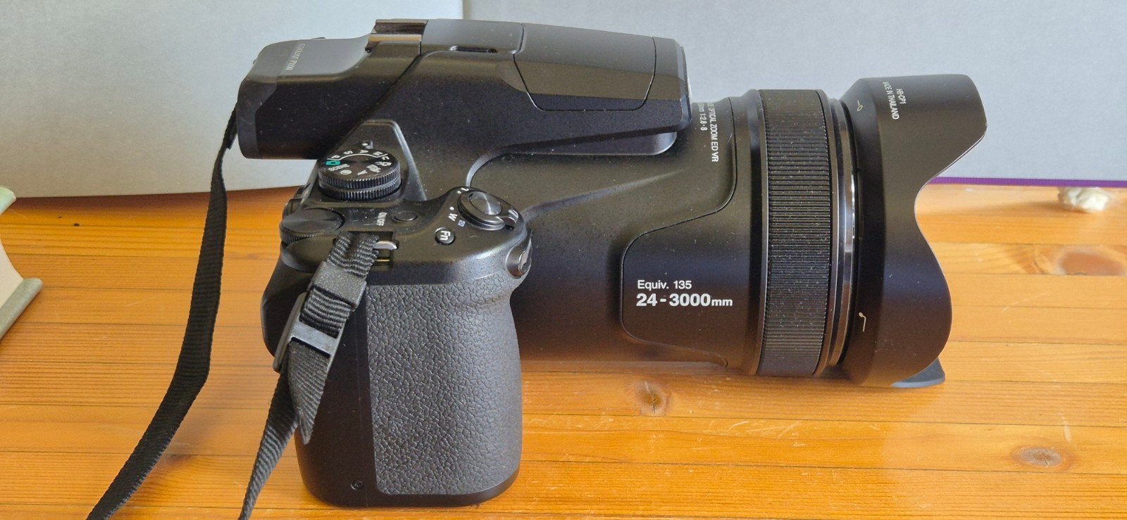 Nikon Coolpix P1100 Bridgecamera - 125x optische zoom, Ophalen of Verzenden, Zo goed als nieuw, Ingebouwde flitser, 8 keer of meer