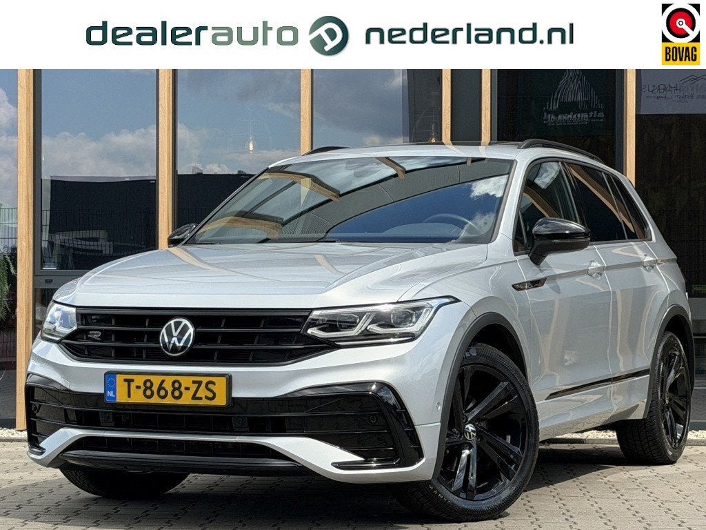 Volkswagen Tiguan 1.5 TSI R-Line | blackstyle | panorama-dak, Stof, Euro 6, 4 cilinders, 150 pk