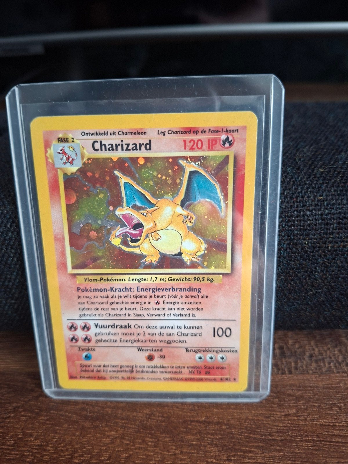 Charizard Pokémon kaart - Base Set 4/102 (Nederlands), Ophalen