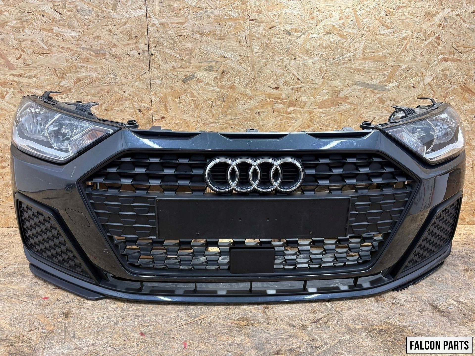AUDI A1 COMPLETE VOORKOP, Auto-onderdelen, Carrosserie en Plaatwerk, Gebruikt, -, -, Bumper