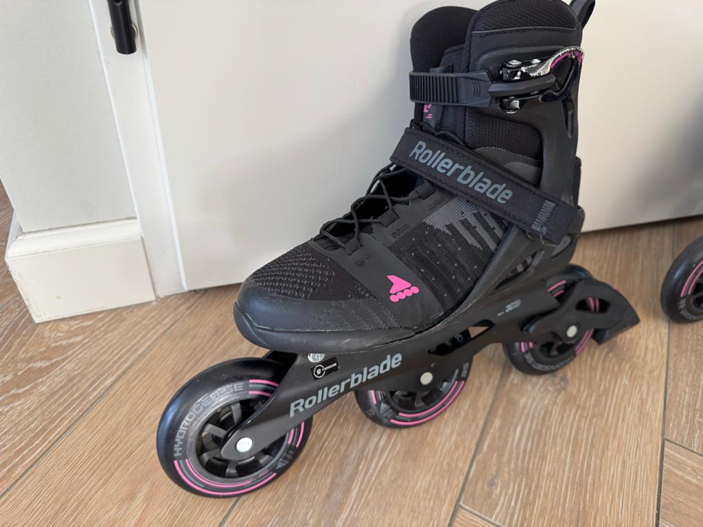 ROLLERBLADE Macroblade 110 3WD - Skates - Zwart/Roze maat 41, Verstelbaar, Ophalen of Verzenden, Zo goed als nieuw, Inline skates 4 wielen