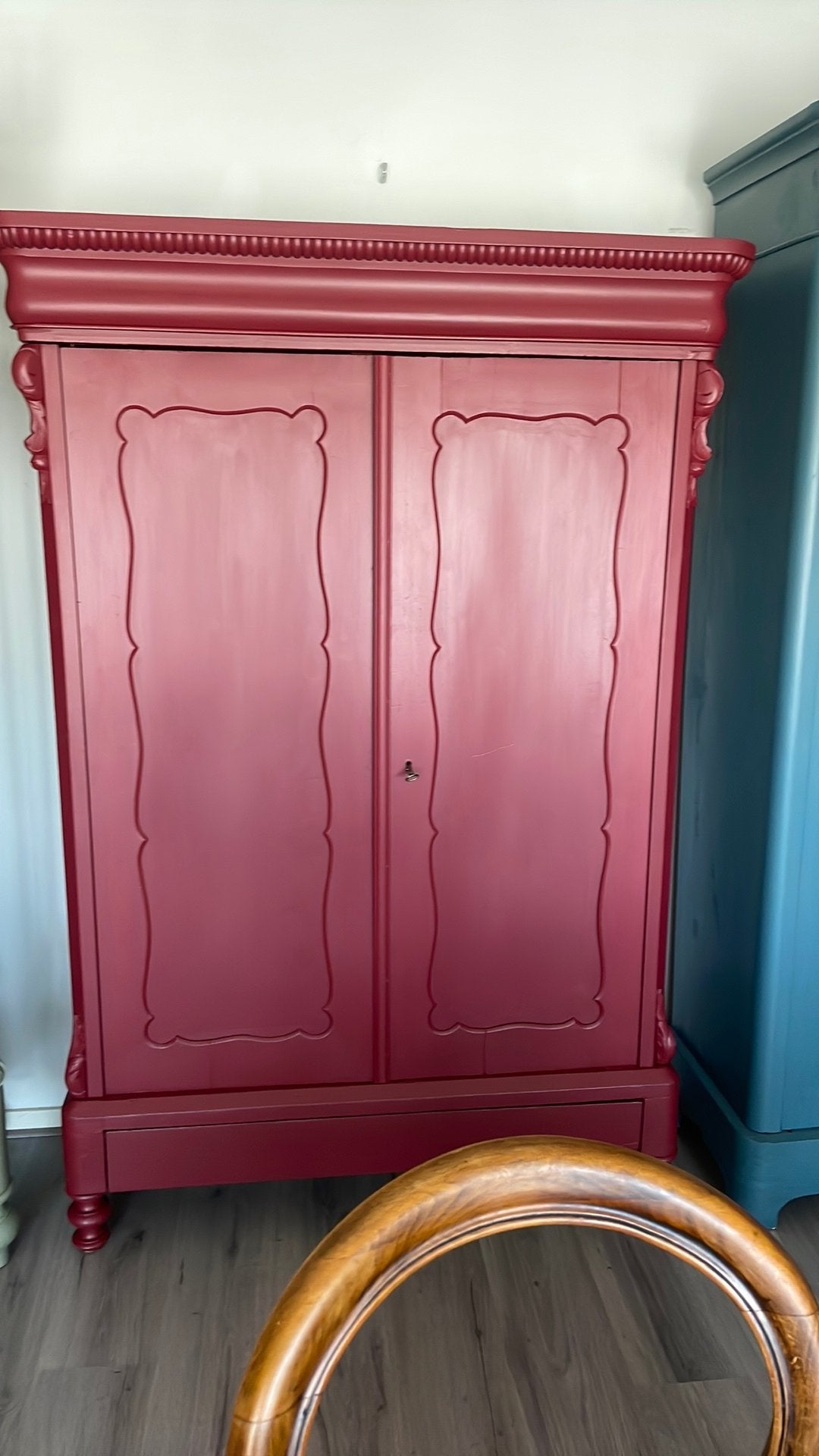 Biedermeier meide kast, Ophalen