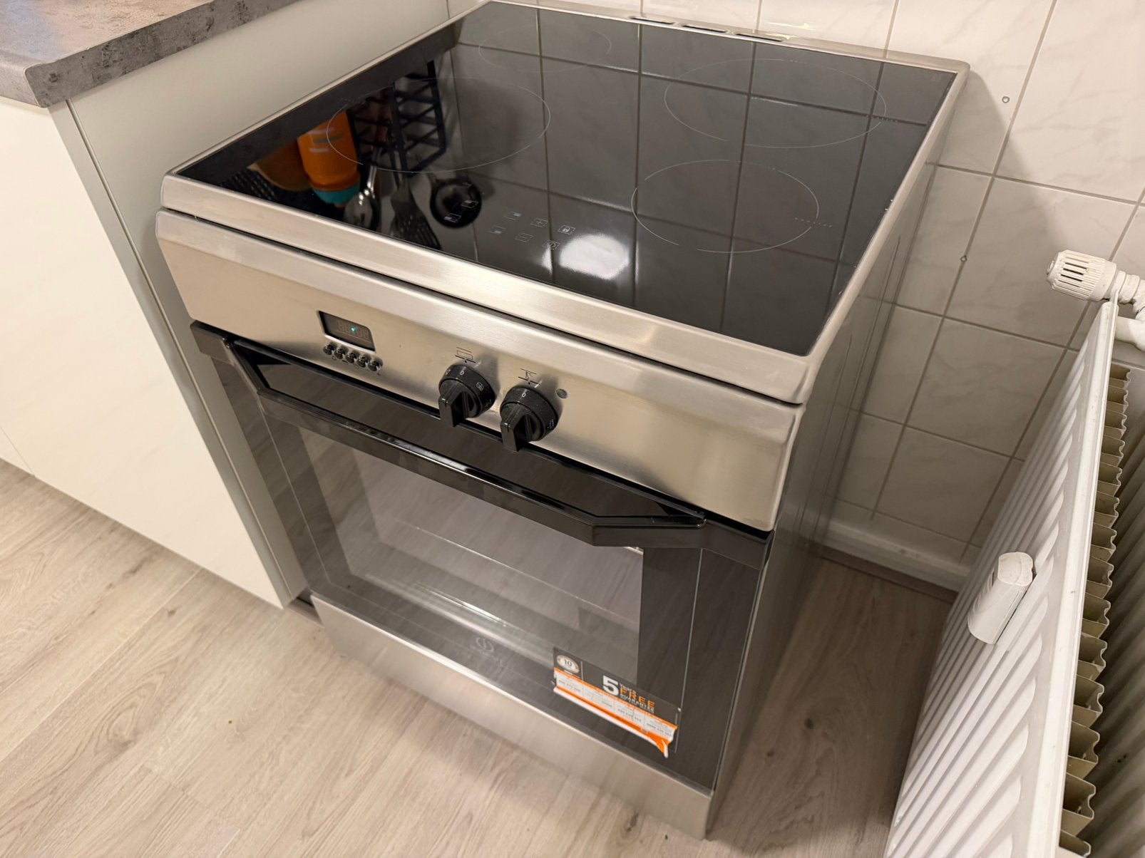 Nieuwe inductie fornuis, LG was/droogcombinatie, bed+matras, Ophalen, Zo goed als nieuw