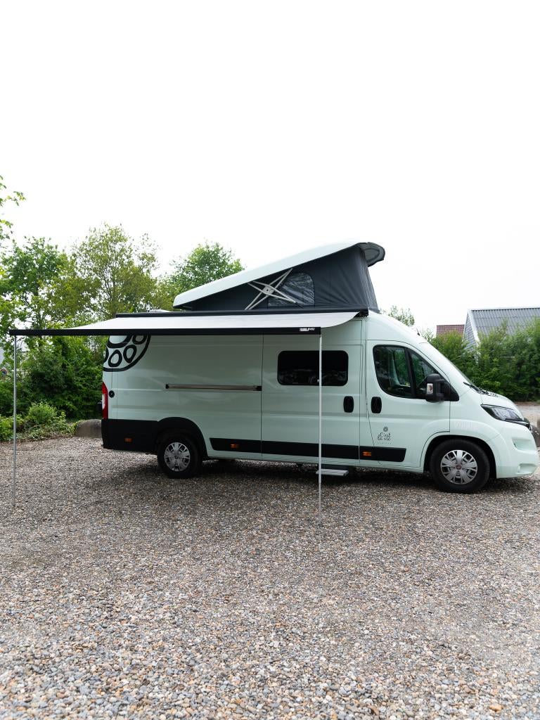 Unieke buscamper met slaaphefdak - 4 personen!, Caravans en Kamperen, Campers, Automaat, Ringverwarming, 6 tot 7 meter, Bedrijf
