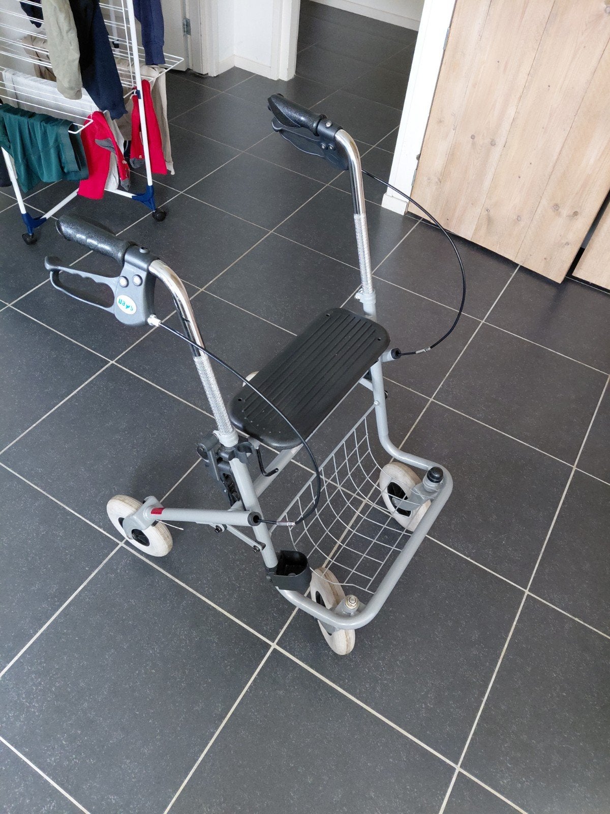 rollator - merk days in goede staat, Diversen, Ophalen, Opvouwbaar, Zo goed als nieuw